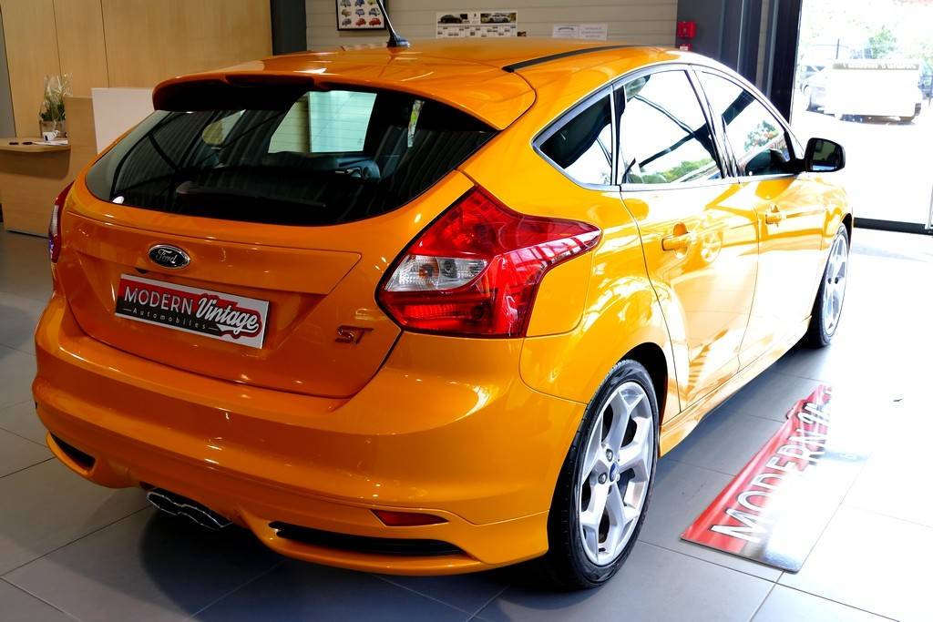 Ford Focus ST 2.0 Ecoboost 250cv 12