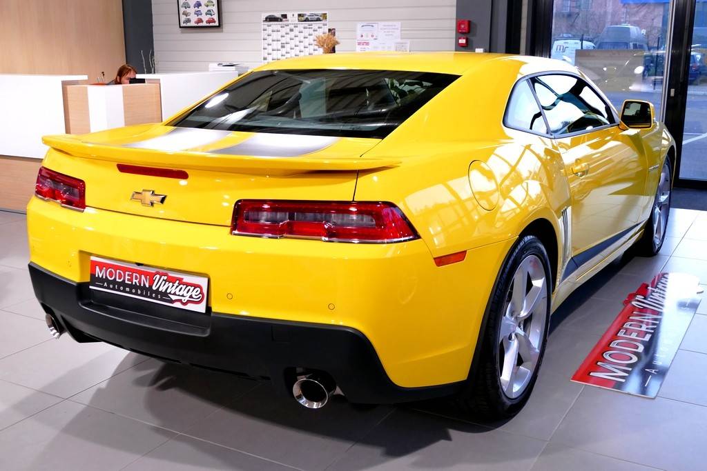 Chevrolet Camaro Coupe 6.2 V8 432cv 15