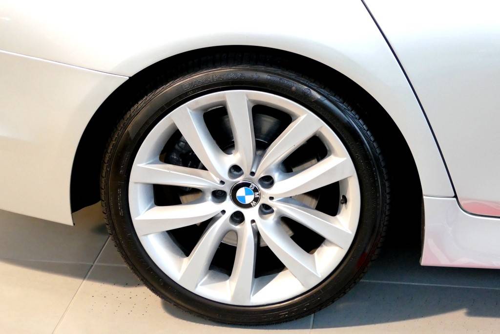 BMW 535i F11 Touring 306cv Sport 13