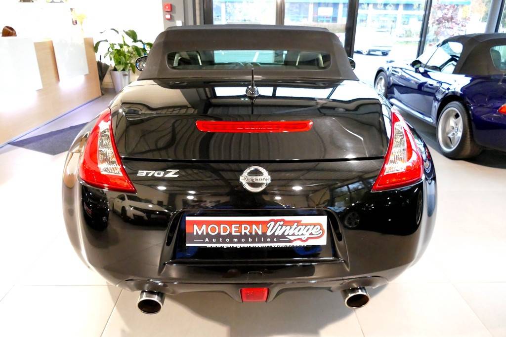 Nissan 370Z Roadster Pack 3.7 328cv 17