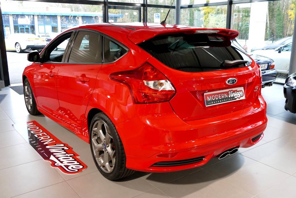 Ford Focus ST 2.0 Ecoboost 250cv 10