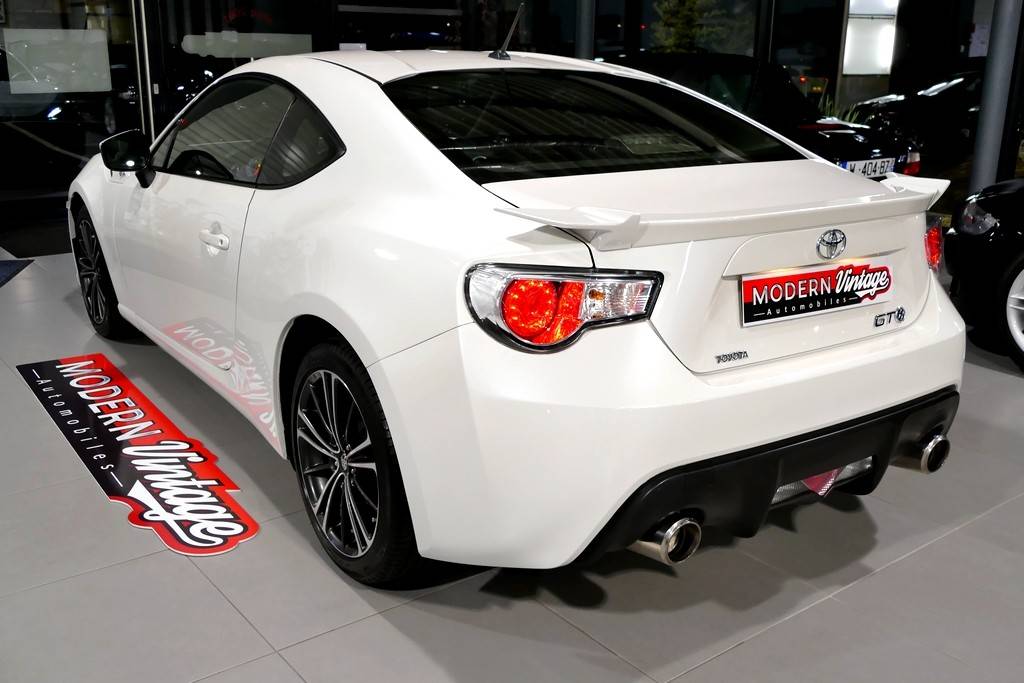 Toyota GT86 2.0 D-4S 200cv 8