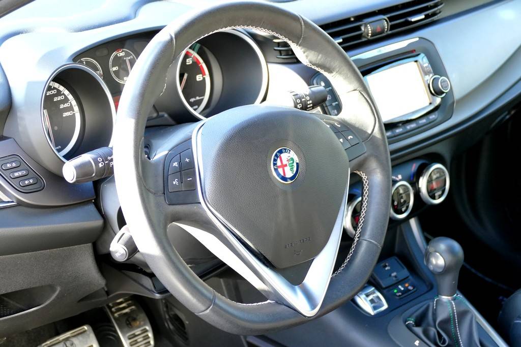 Alfa Romeo Giulietta 2.0 JTDM 175cv QV Line 9