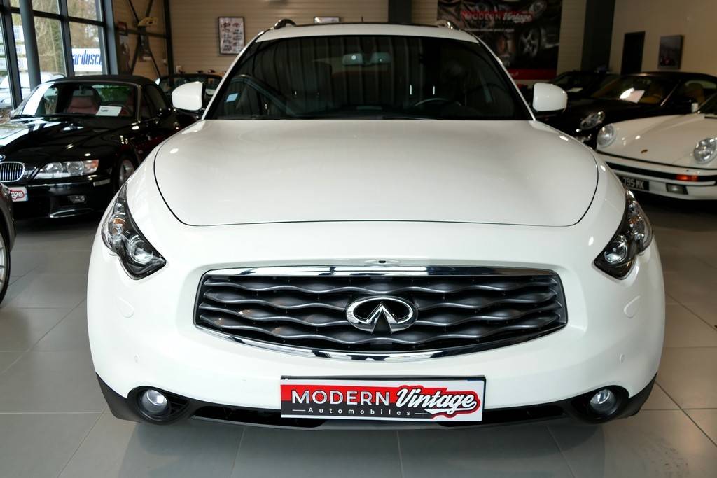 Infiniti FX 50 S Premium V8 390cv Limited Edition 18