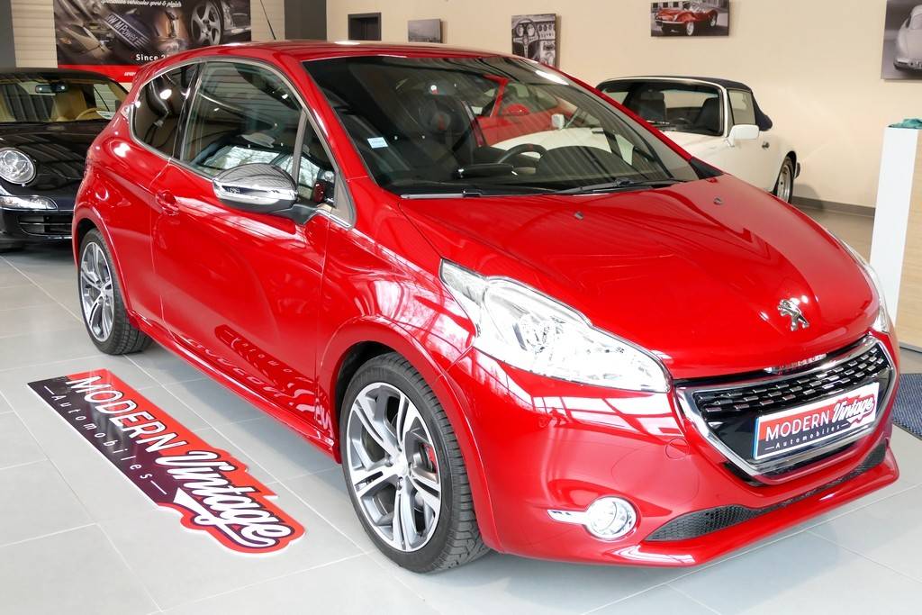 Peugeot 208 GTI 1.6 THP 200cv 10