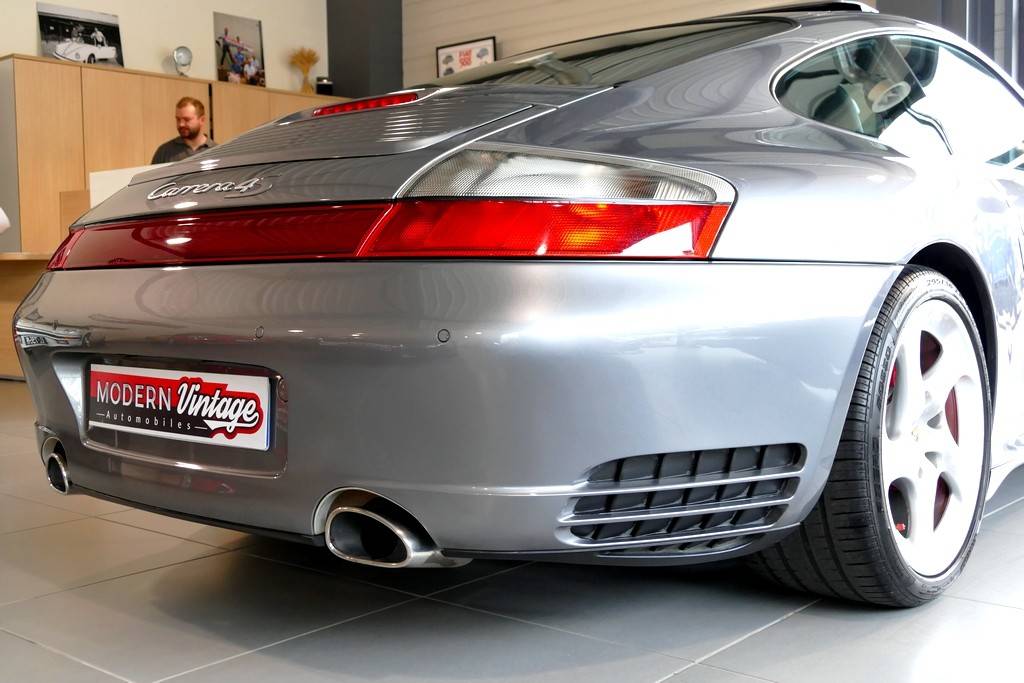 Porsche 911 996 Carrera 4S 3.6 320cv 17