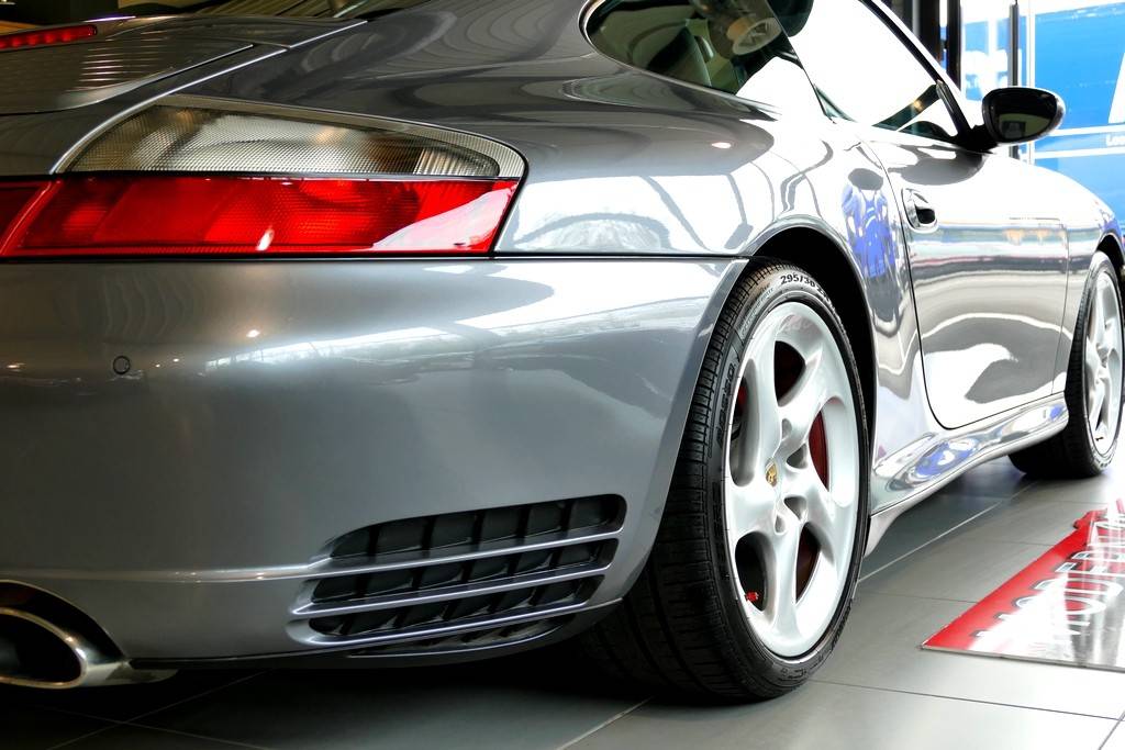 Porsche 911 996 Carrera 4S 3.6 320cv 18