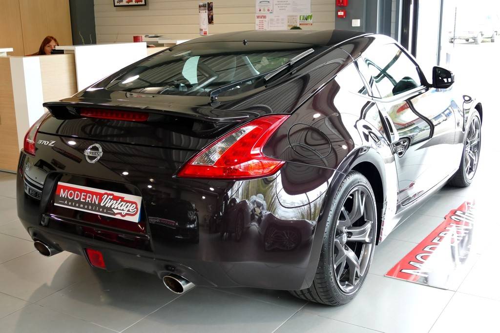 Nissan 370Z Coupe 3.7 V6 328 GT-Edition 12