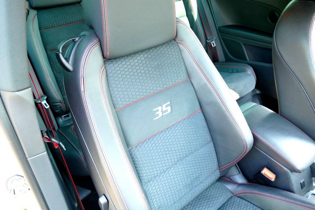 Volkswagen Golf VI GTI Edition 35 8