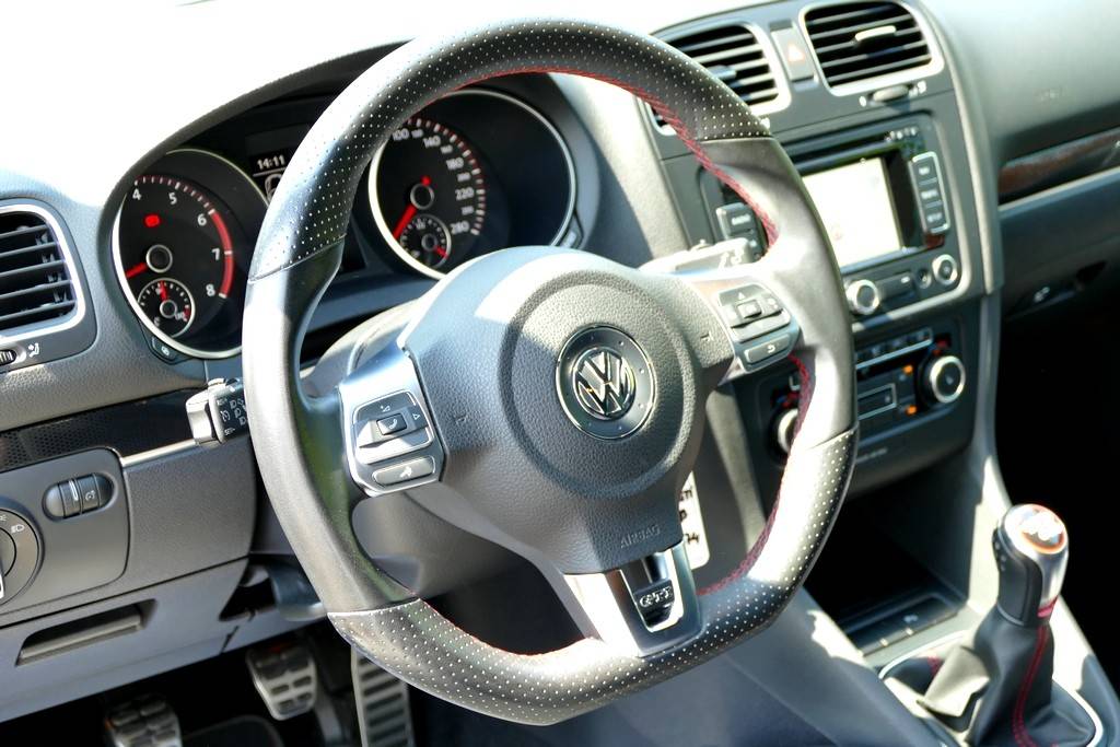 Volkswagen Golf VI GTI Edition 35 9