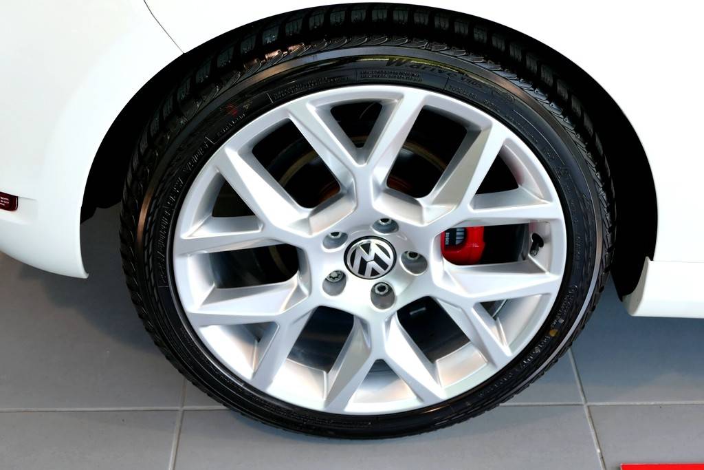 Volkswagen Golf VI GTI Edition 35 16