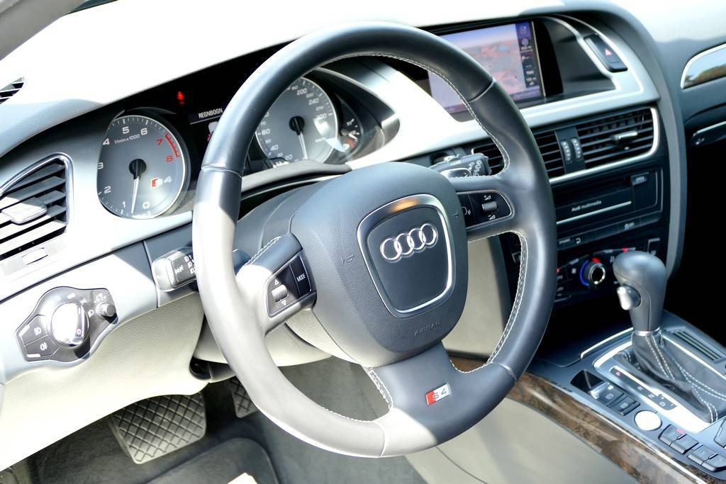 Audi S4 Avant 3.0 V6 TFSI 333 S-Tronic 9