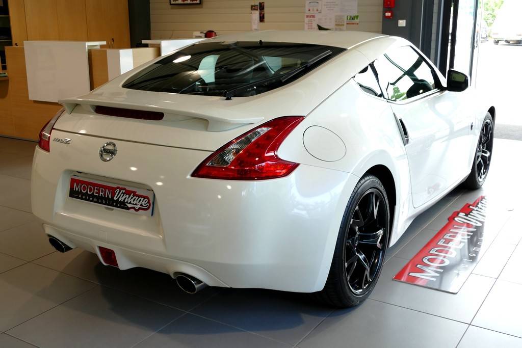 Nissan 370Z Coupe 3.7 V6 328 Pack 12