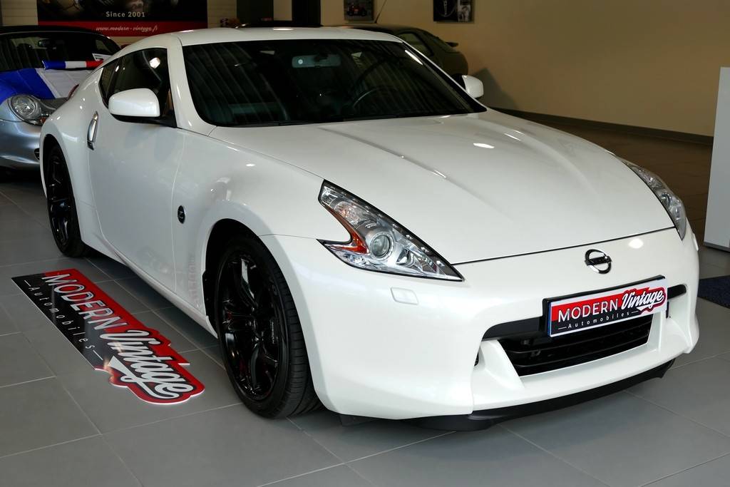 Nissan 370Z Coupe 3.7 V6 328 Pack 13