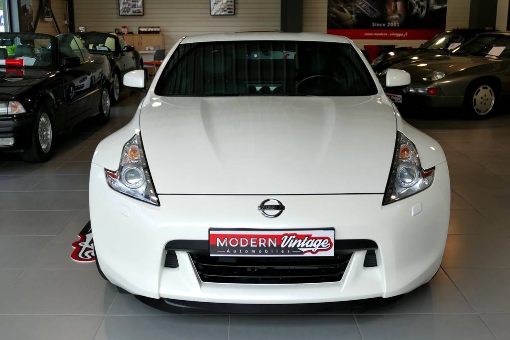 Nissan 370Z Coupe 3.7 V6 328 Pack 14