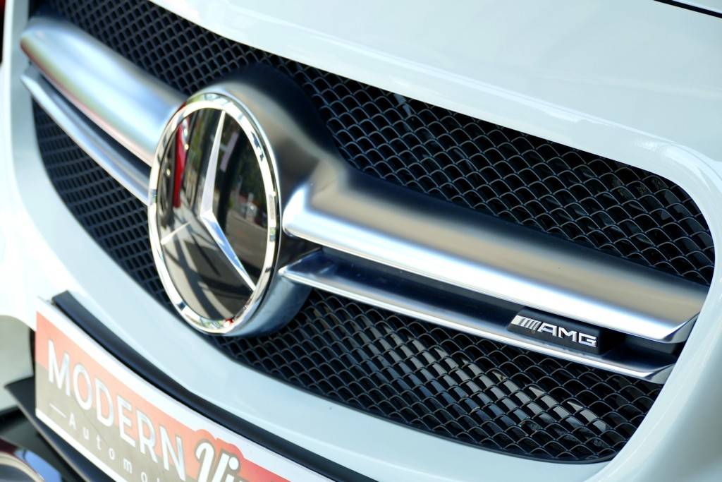 Mercedes-Benz GLA 45 AMG 4Matic Speedshift 4