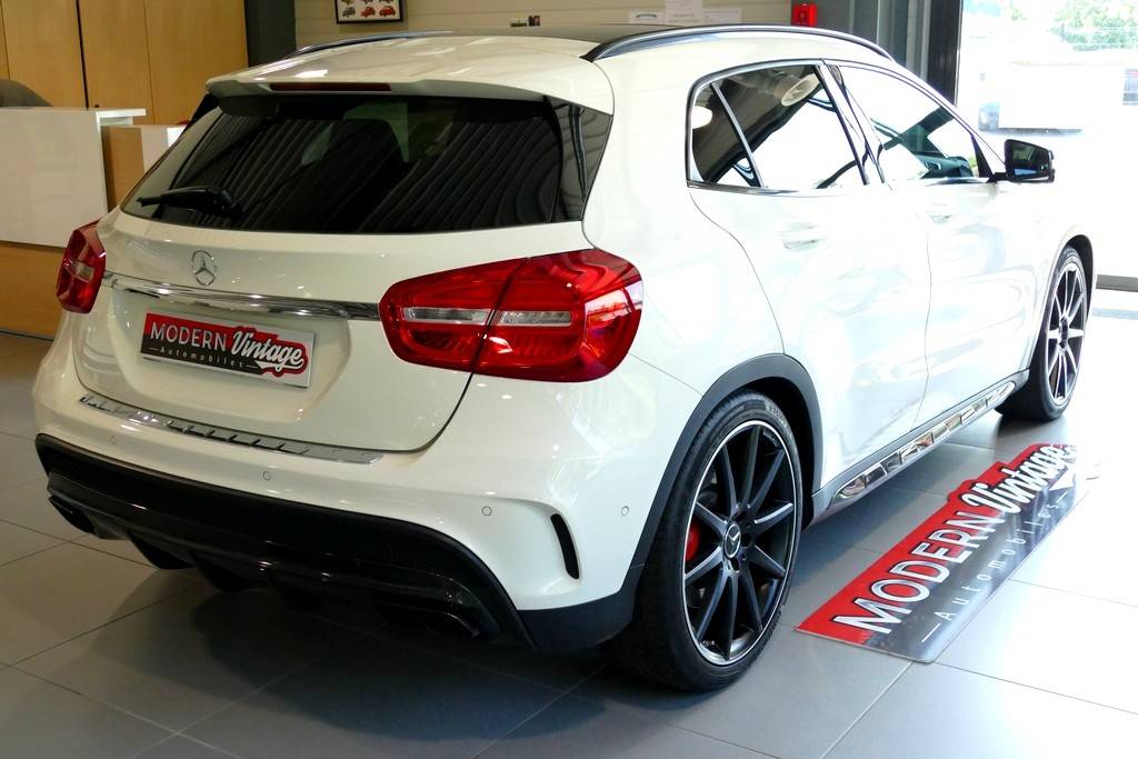 Mercedes-Benz GLA 45 AMG 4Matic Speedshift 24