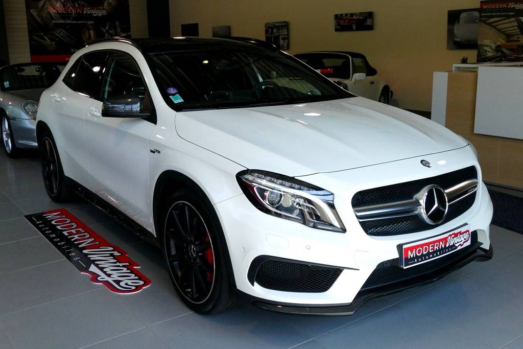 Mercedes-Benz GLA 45 AMG 4Matic Speedshift 25