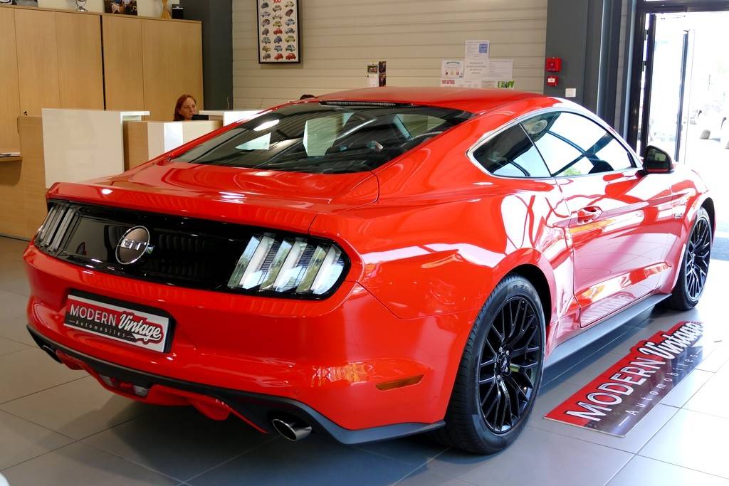 Ford Mustang 5.0 V8 421cv GT Fastback 19