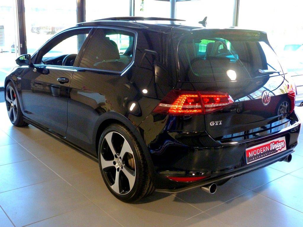 VOLKSWAGEN GOLF VII GTI 220 GPS/XENON/TO 17