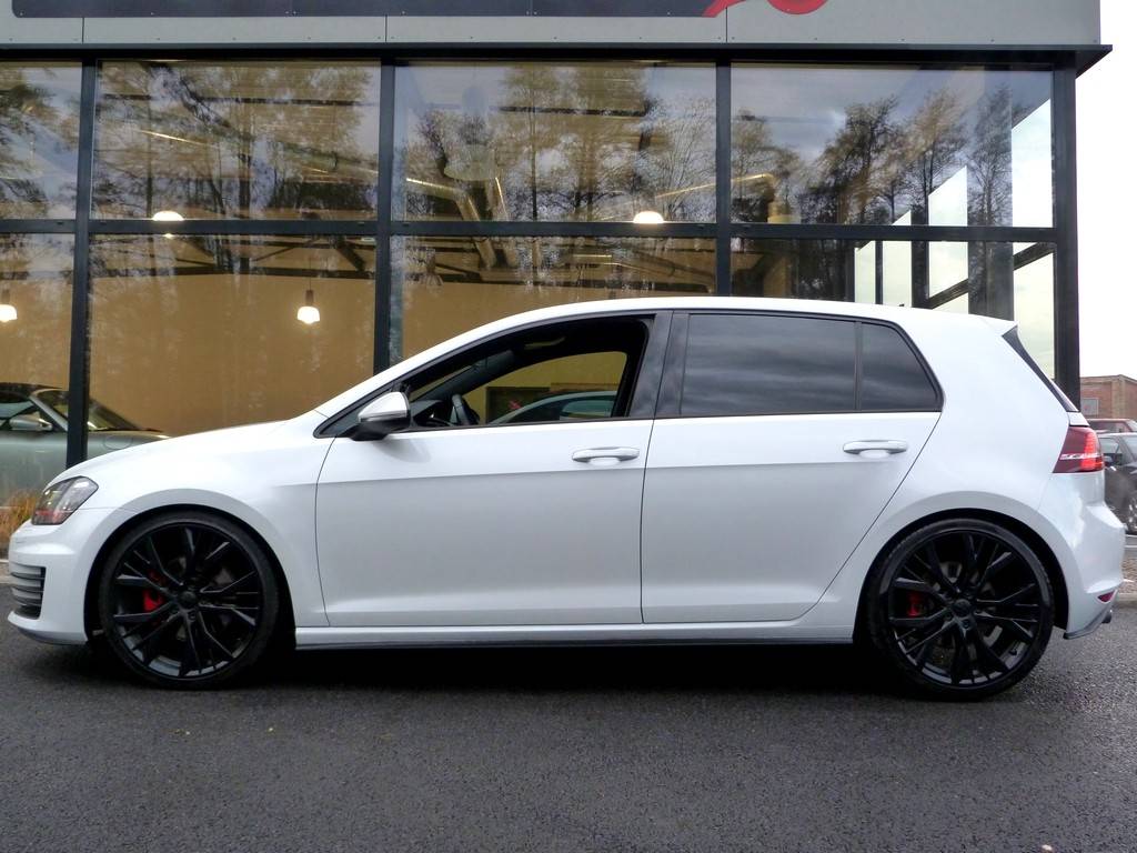 VOLKSWAGEN GOLF VII GTI 220 17