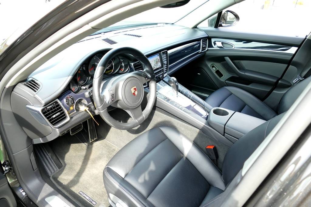 Porsche Panamera 4S PDK V8 400cv 22