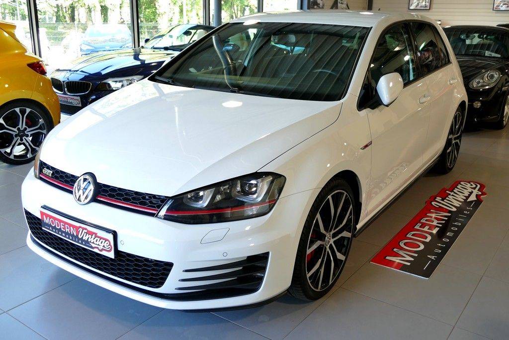 Volkswagen Golf VII GTI Performance 230 DSG 3