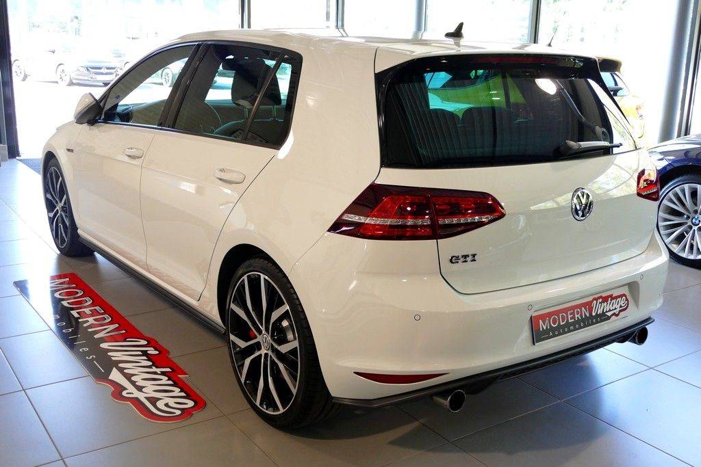 Volkswagen Golf VII GTI Performance 230 DSG 12