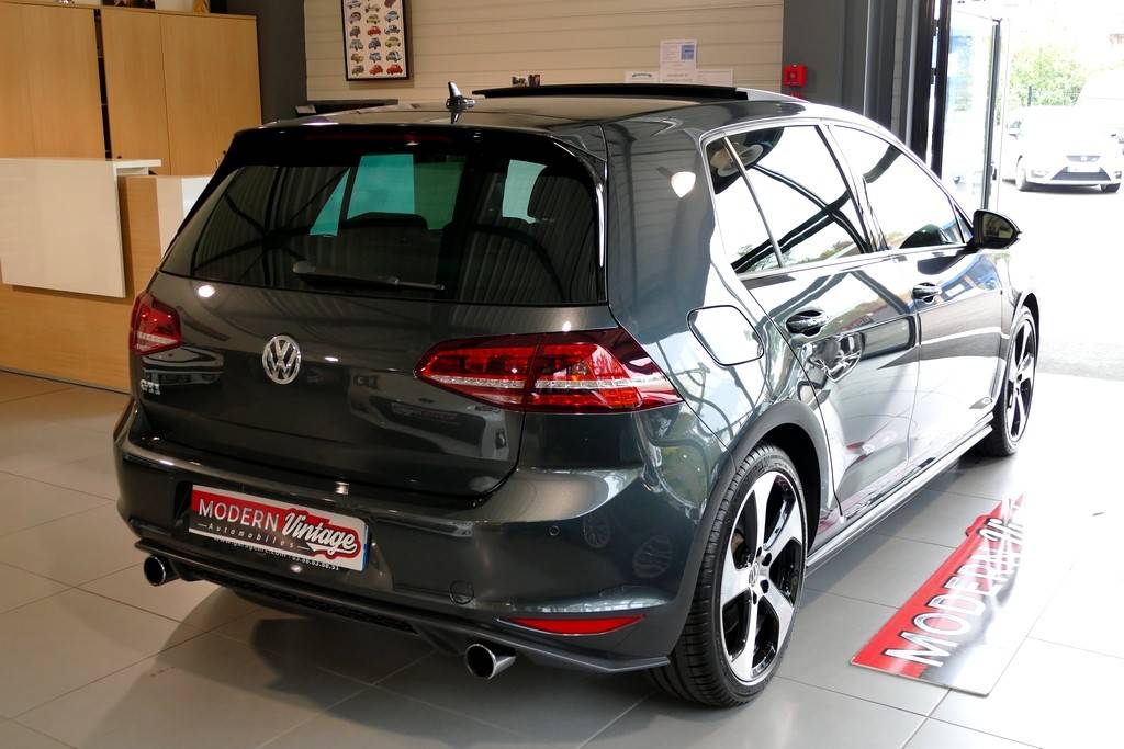 Volkswagen Golf VII GTI Performance 230 DSG 13