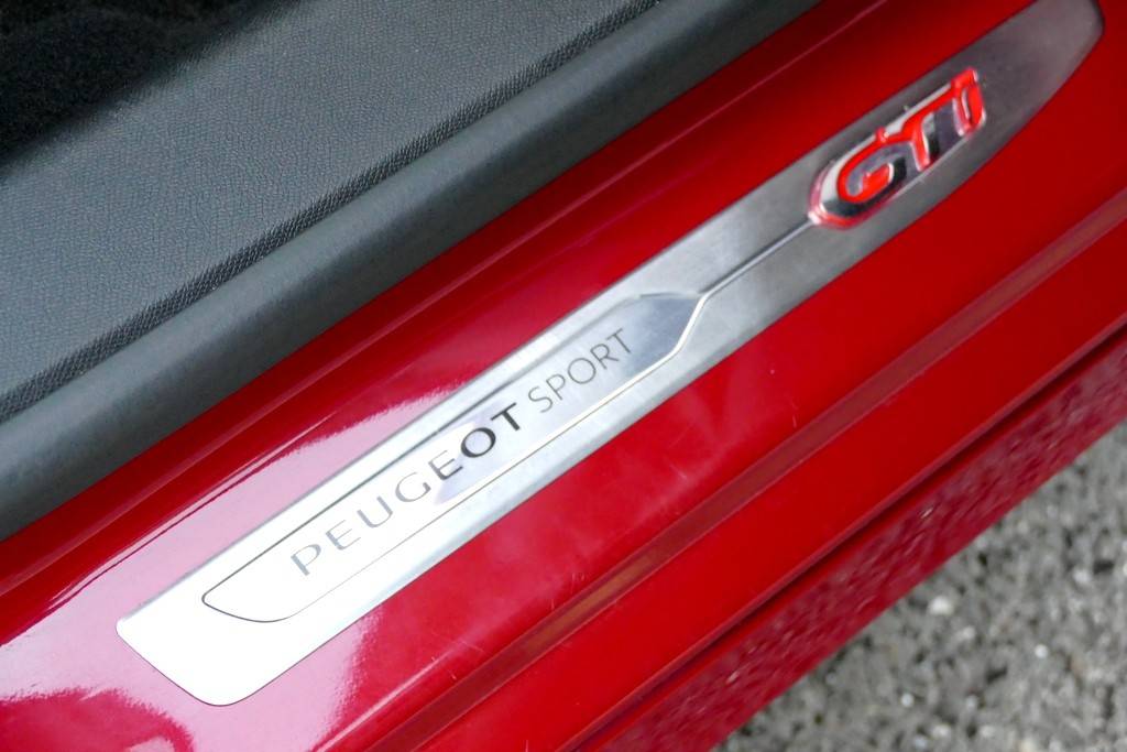 Peugeot 308 GTi 1.6 THP 270 6