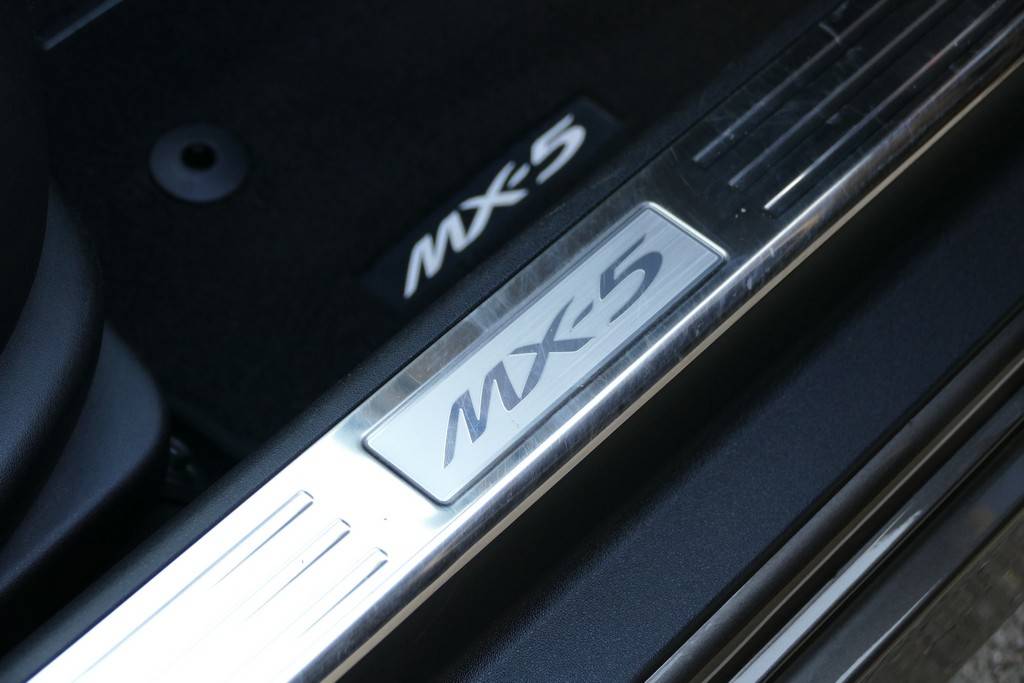 Mazda MX5 2.0 160 Roadster Coupe Série limitée Sendo 9