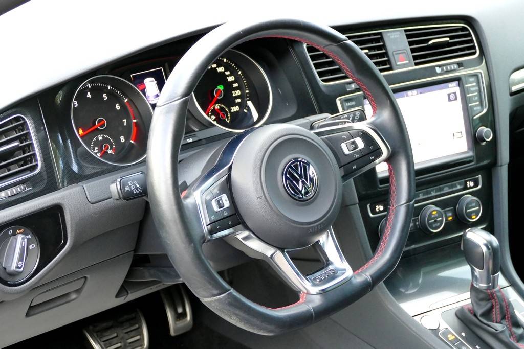 Volkswagen Golf VII GTI Performance 230 DSG 8