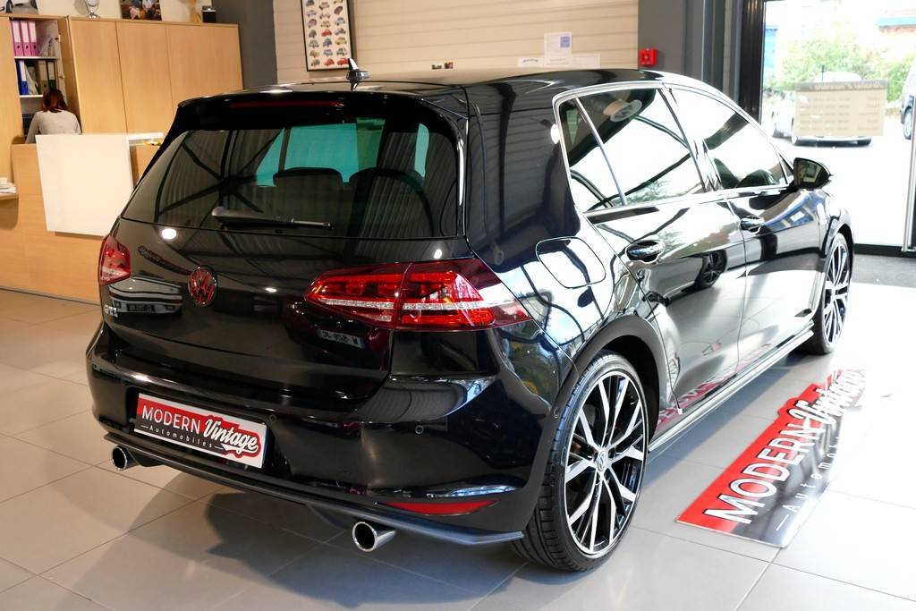 Volkswagen Golf VII GTI Performance 230 DSG 17