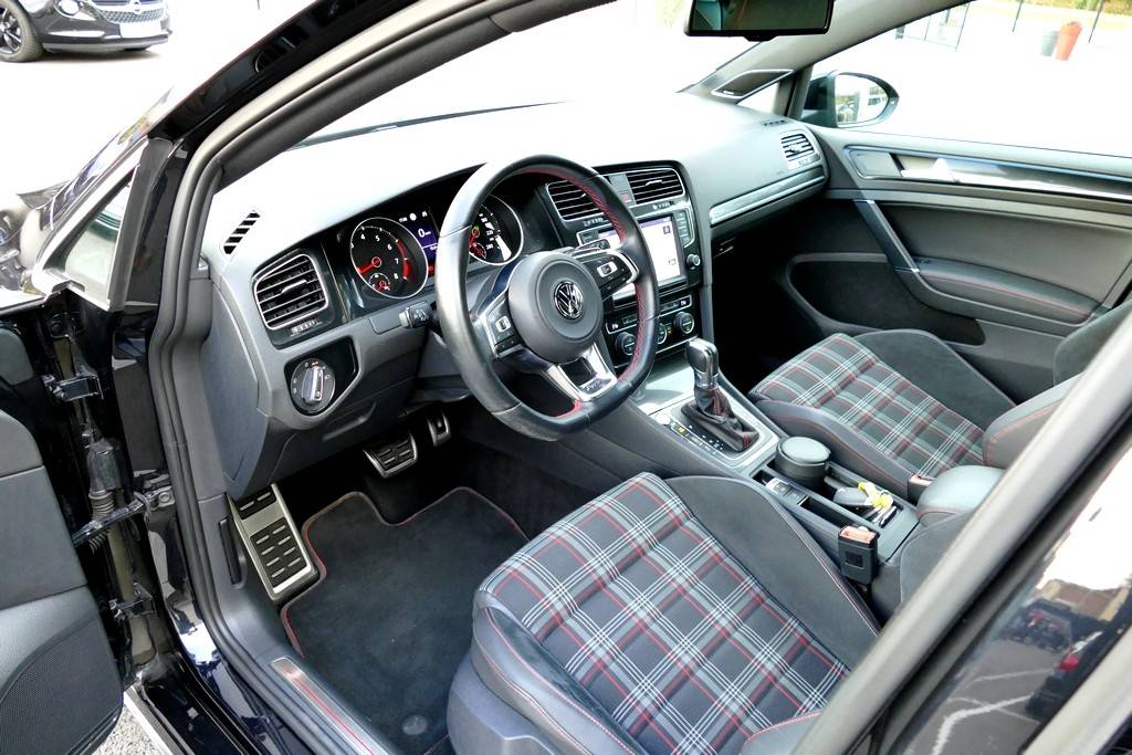 Volkswagen Golf VII GTI Performance 230 DSG 21