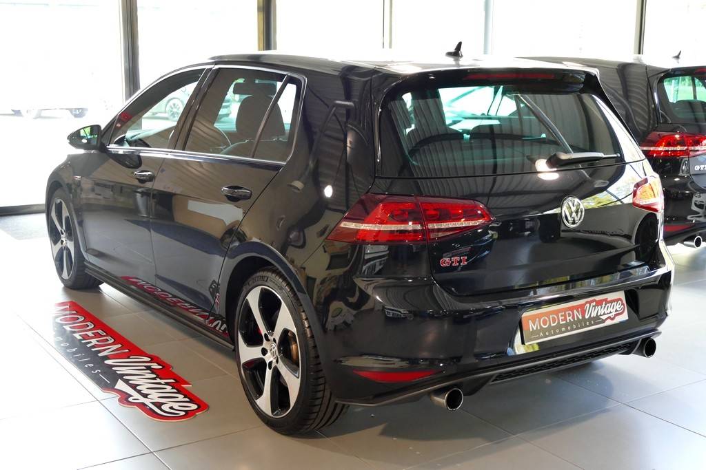 Volkswagen Golf VII GTI Performance 230cv 9