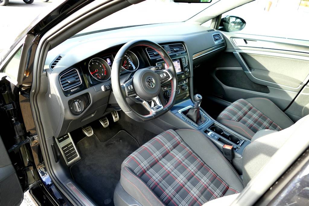 Volkswagen Golf VII GTI Performance 230cv 14