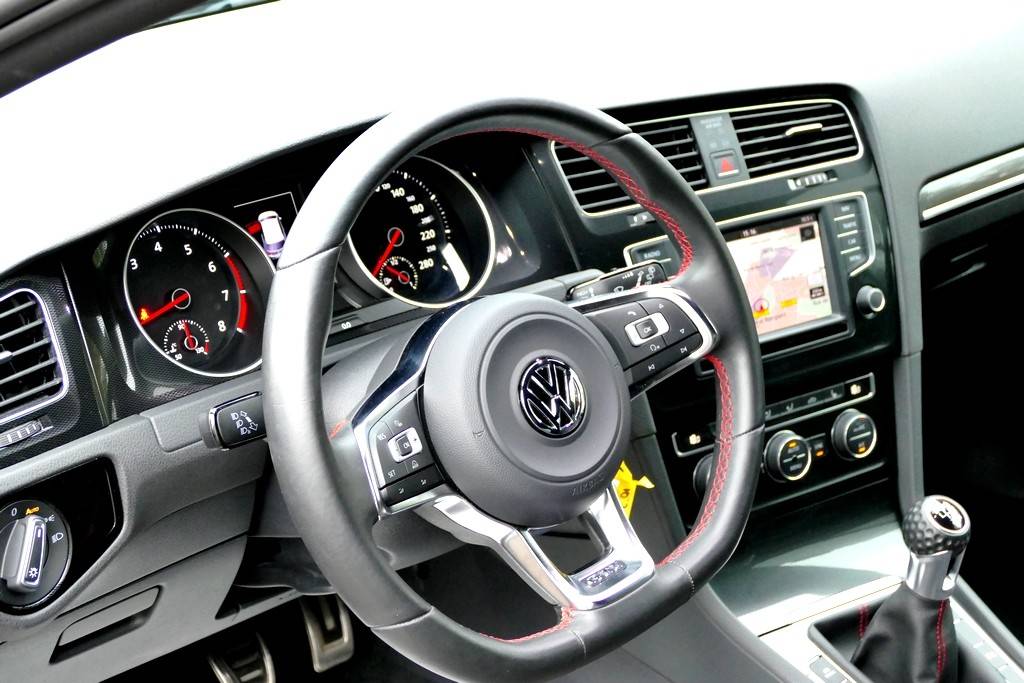 Volkswagen Golf VII GTI Performance 230cv 6