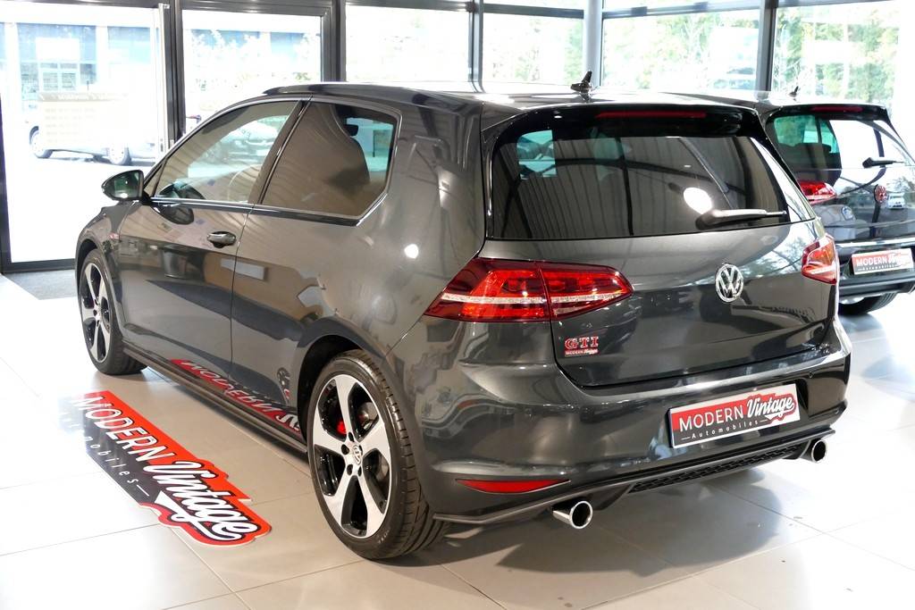 Volkswagen Golf VII GTI Performance 230cv 11