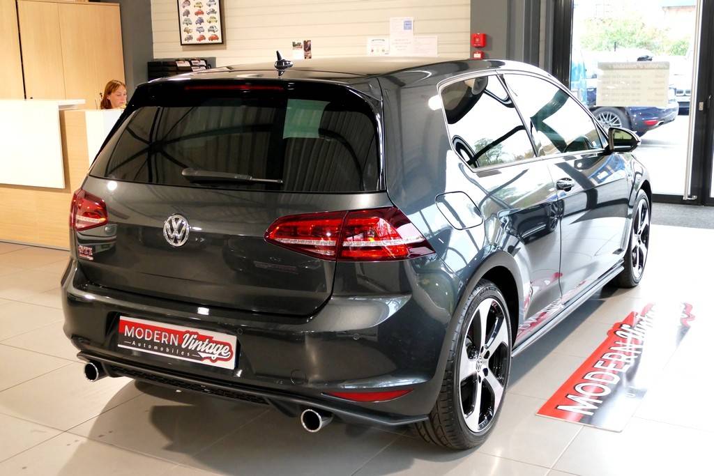 Volkswagen Golf VII GTI Performance 230cv 12