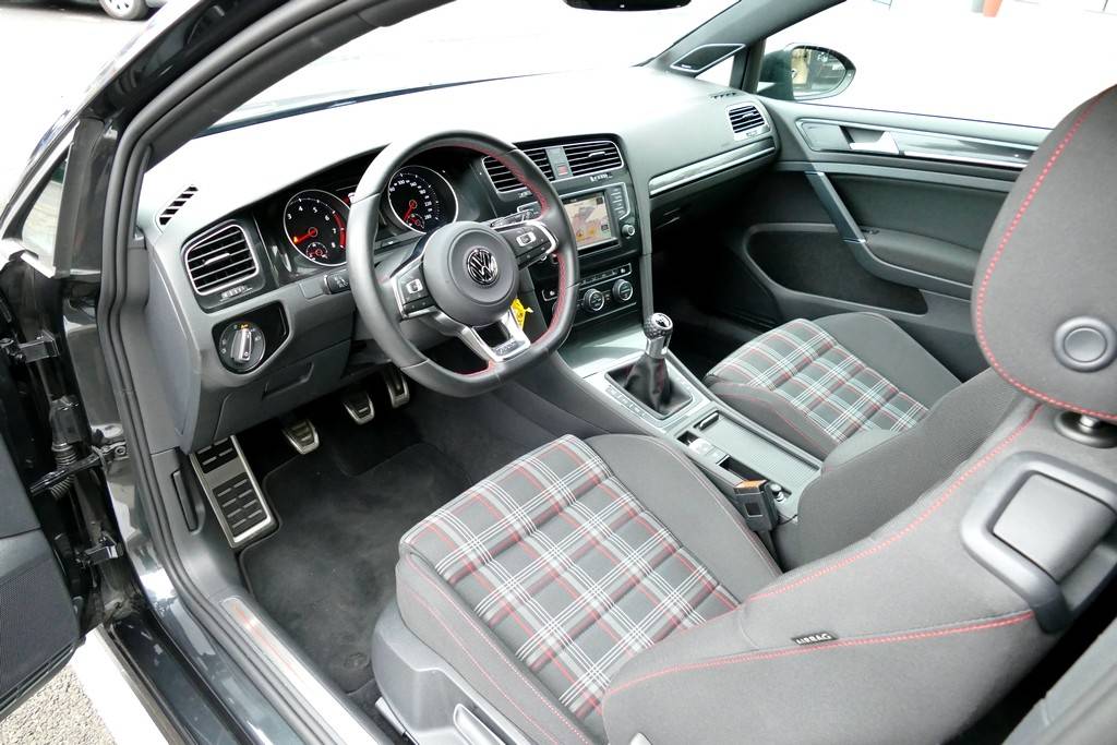 Volkswagen Golf VII GTI Performance 230cv 16