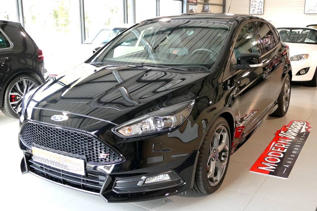 Ford Focus ST 2.0 Ecoboost 250cv 10