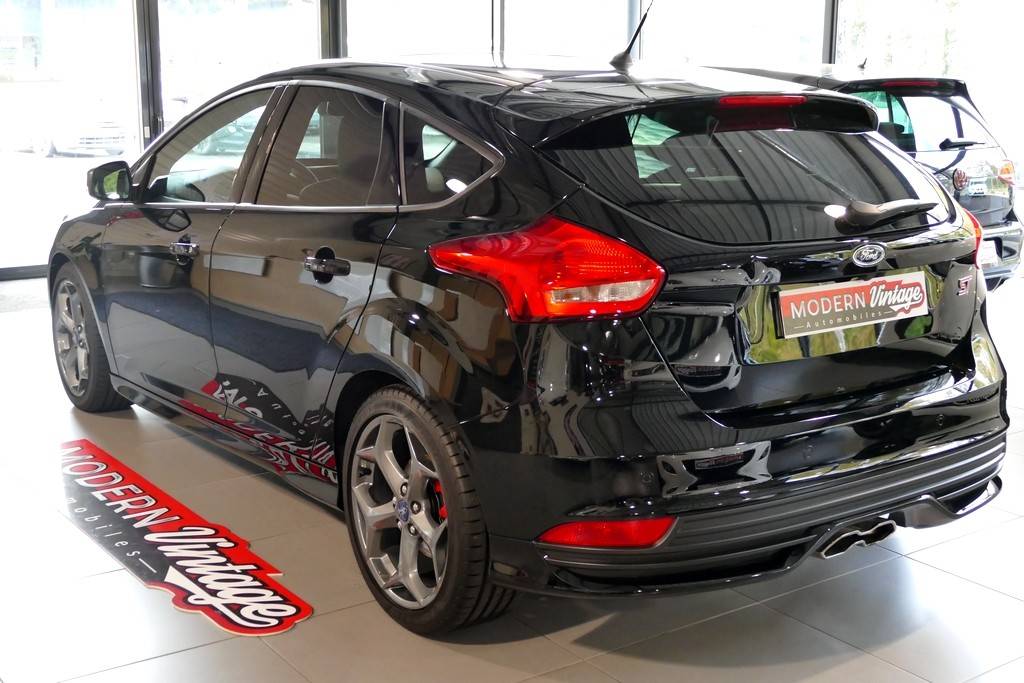 Ford Focus ST 2.0 Ecoboost 250cv 11