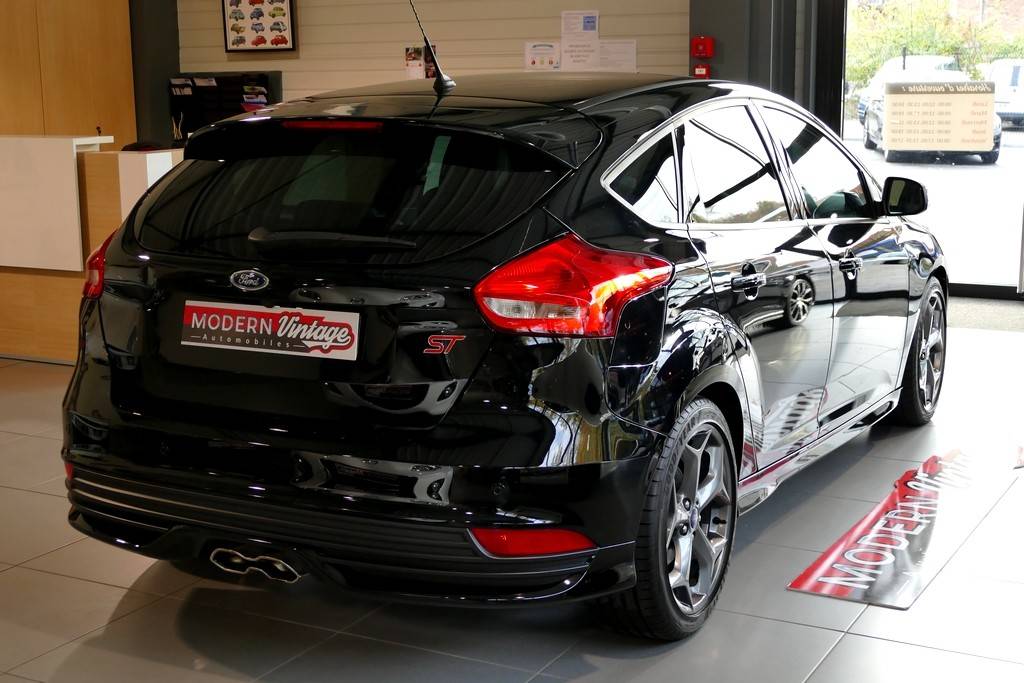 Ford Focus ST 2.0 Ecoboost 250cv 12