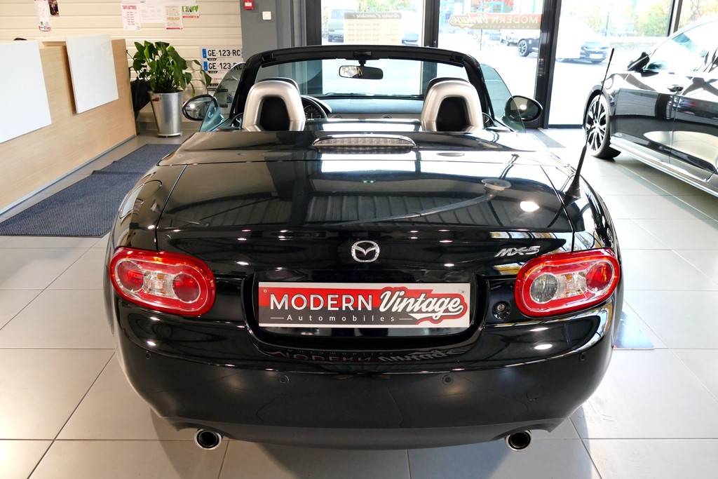 Mazda MX-5 2.0 160 Performance Roadster Coupe 21