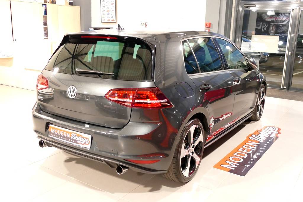 Volkswagen Golf VII GTI Performance 230cv DSG 10