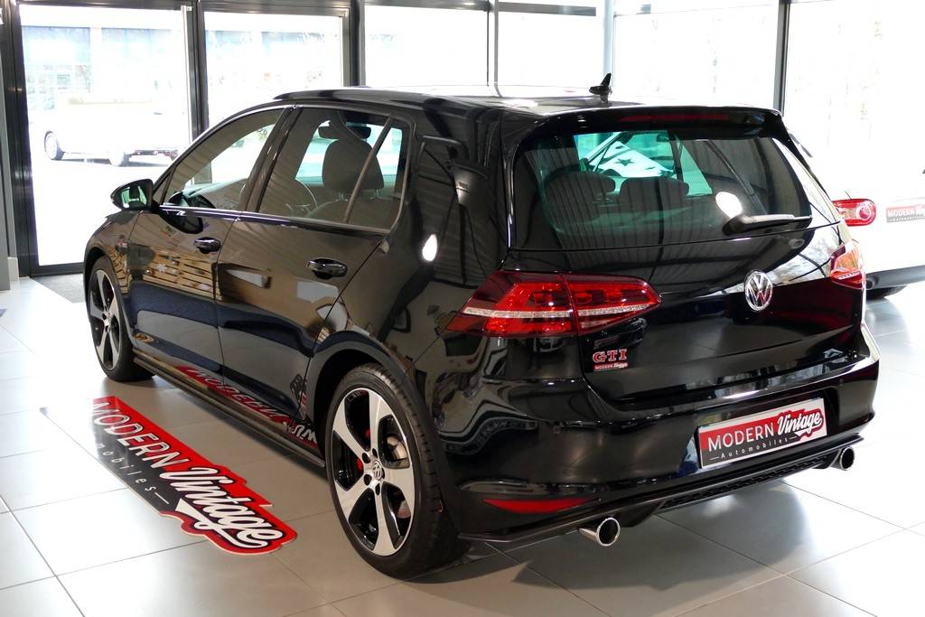 Volkswagen Golf VII GTI Performance 230cv 14