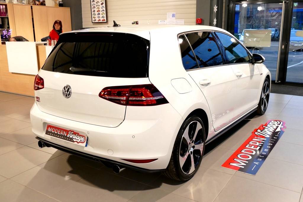 Volkswagen Golf VII GTI Performance 230cv DSG 13