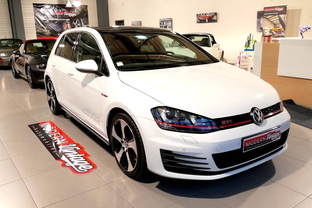 Volkswagen Golf VII GTI Performance 230cv DSG 14