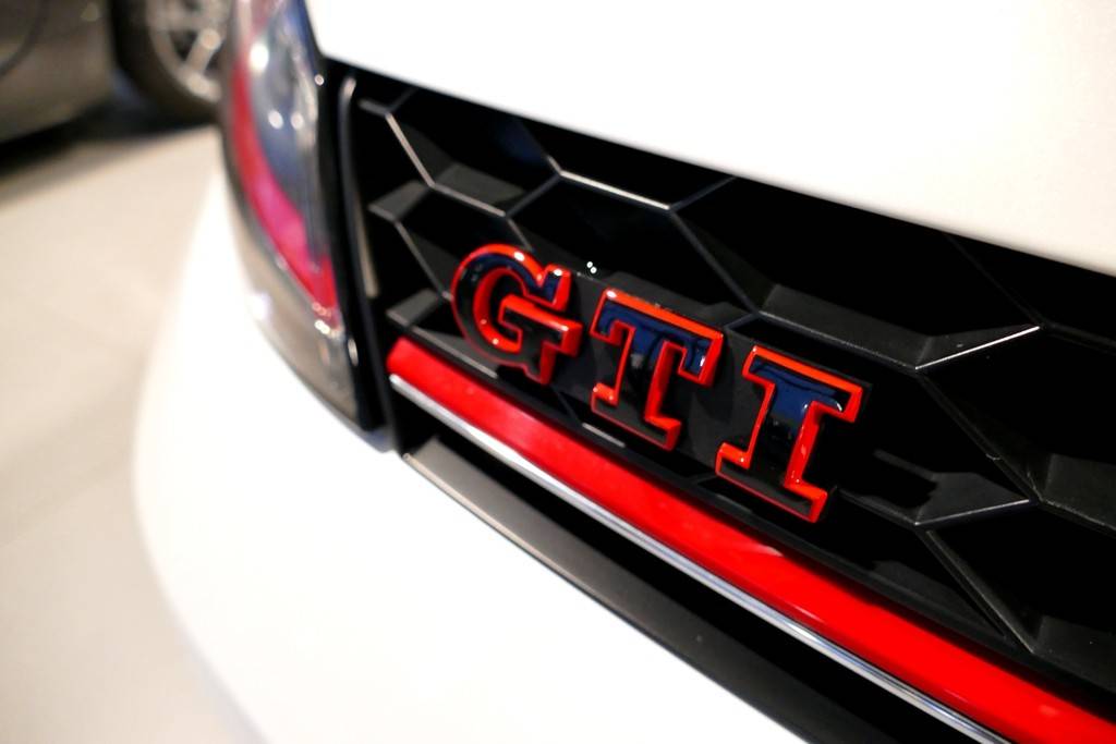 Volkswagen Golf VII GTI Performance 230cv 15