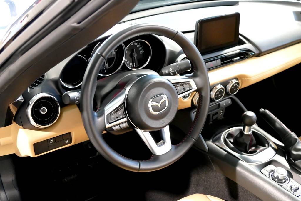 Mazda MX-5 Skyactiv 1.5 131 Sakura 25